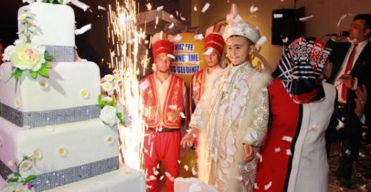 Rüyada Sünnet Düğünü Yapmak Rüya Yorumu ve Anlamı