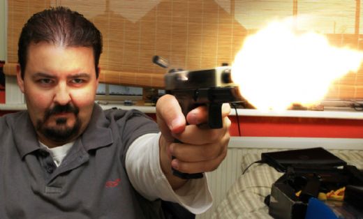 Rüyada Tabancayla Ateş Etmek Rüya Yorumu ve Anlamı