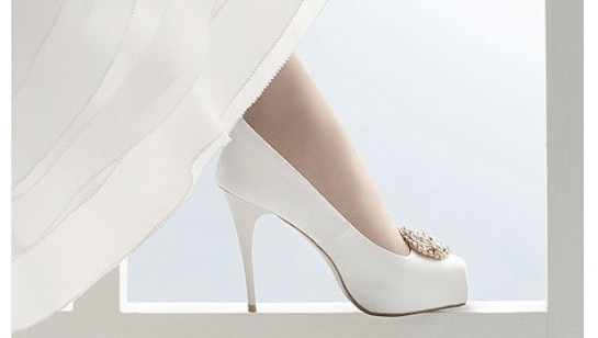 Rüyada Beyaz Ayakkabı Giymek