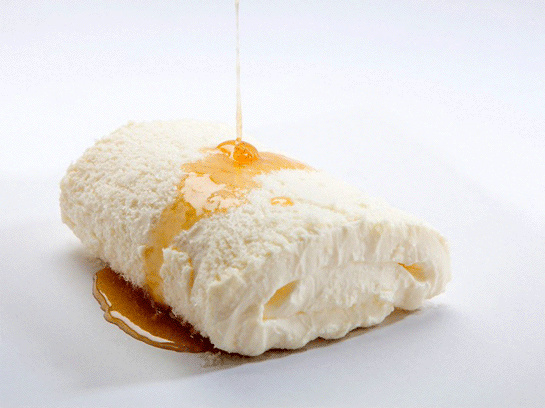 Ryada Kaymak Yemek