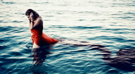 Rüyada Kırmızı Elbiseli Kadın Görmek