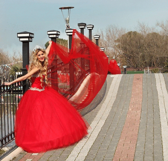 Rüyada Kırmızı Gelinlik Görmek