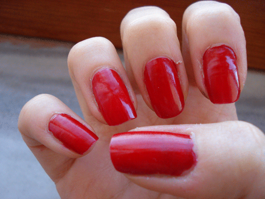 Rüyada Kırmızı Oje Sürmek