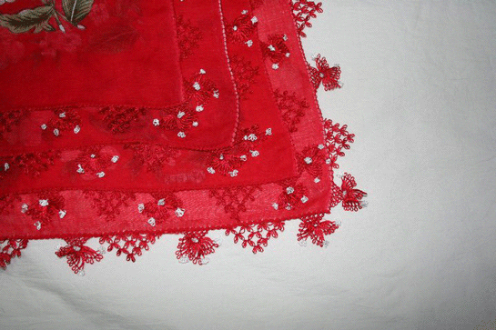 Rüyada Kırmızı Yazma Görmek