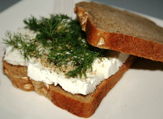 Ryada Peynir Ekmek Yemek